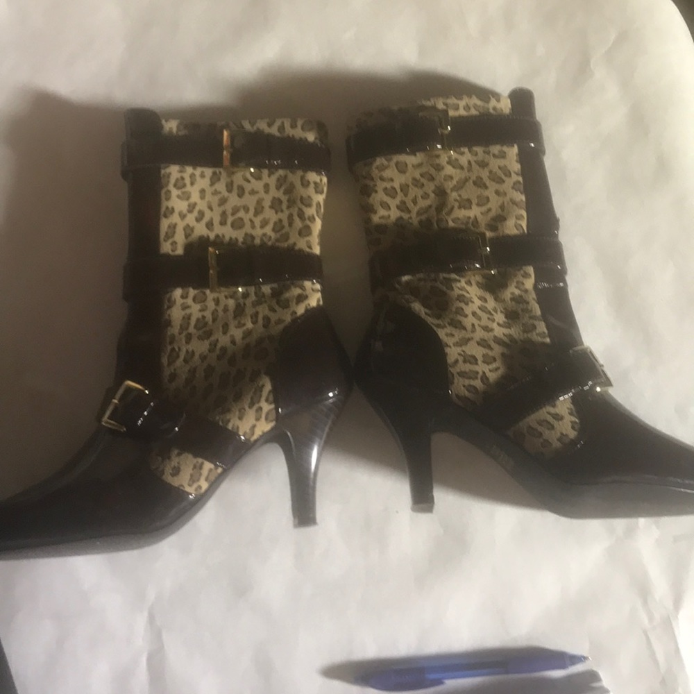 Women’s size 7 Leopard buckle boots